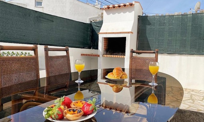 Ferrel Villa | Private Villa 4 BR&patio - 3 mins from Beach&Surf