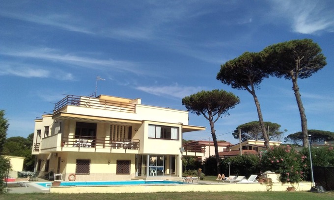 Castel Volturno Villa | Casa / Villa / Chalet - Napoli Piscina Privada
