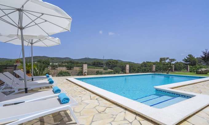 Santa Eulalia del Río Villa | Villa Privada, Piscina, Parking, Barbacoa Wifi Fibra Óptica. Centro de la isla