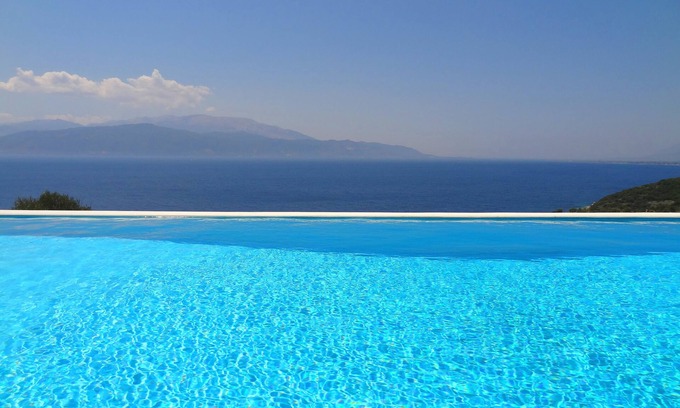 Dorida Villa | Excelente ubicación, increíble vista panorámica con piscina, cerca de la playa