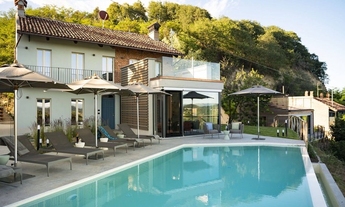 Monteu Roero Villa | Maravillosa casa de vacaciones privada con sauna, WIFI, jacuzzi, piscina privada, A/C, TV, patio