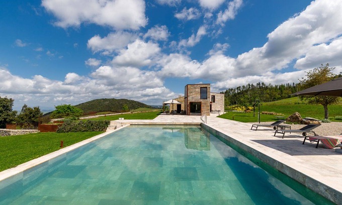 Volterra Villa | Casa de vacaciones privada con jacuzzi, WIFI, piscina privada, A/C, patio, cerca de San Gimignano