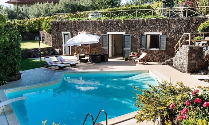 Ragalna Villa | Villa Fiorella 4 huéspedes