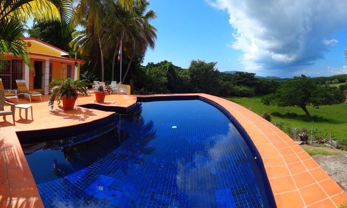 Vieques Villa | Villa privada con piscina y vistas panorámicas en Pilon; 3 dormitorios / 2 baños