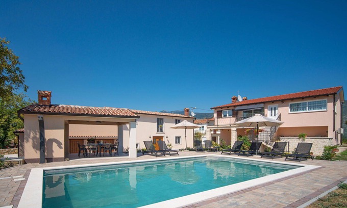 Krsan Casa | Casa de vacaciones privada con A/C, piscina privada, WIFI, TV, terraza, vista panorámica