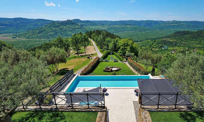 Golubici Villa | Casa de vacaciones privada con piscina privada, A/C, WIFI, jacuzzi, TV, terraza, vista panorámica