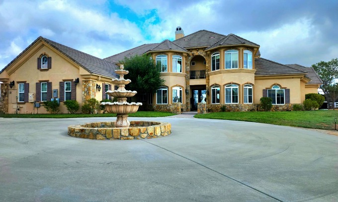 Murrieta Casa | Private Vineyard Oasis: Luxe Estate, 360 Views, Pool/Spa, Theatre, Sports Court!