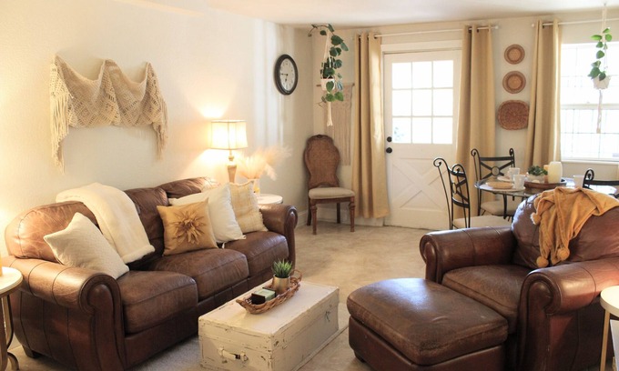 Briargate Otro | Private, Walkout Boho Basement Beyond the Bridge - Farm Property 5 min from I-25