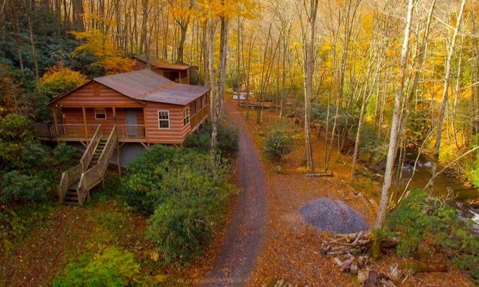 Hayesville Cabina | Private water fly fishing, with our guides, Cabin rentals