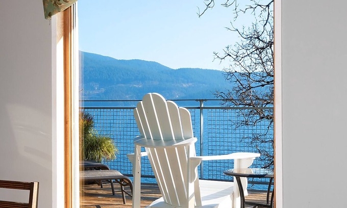 Bowen Island Casa | Frente privado ~ Playa ~ Cocina nueva ~ Observación de tormentas ~ Hermosa vista ~ Soleado