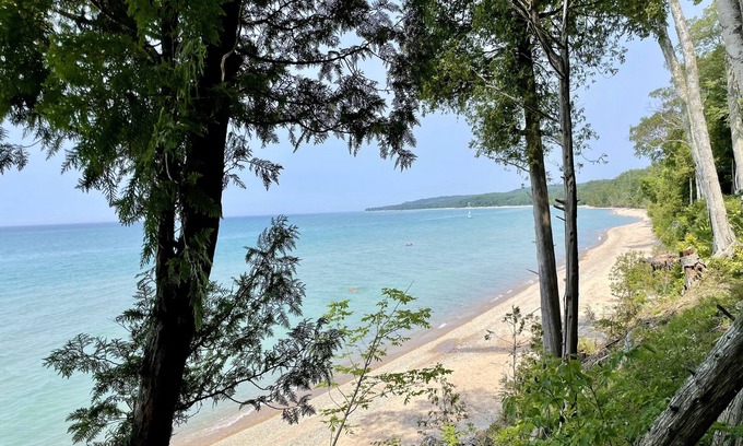 Traverse City Cabina | Private Waterfront Cottage on Lake Michigan