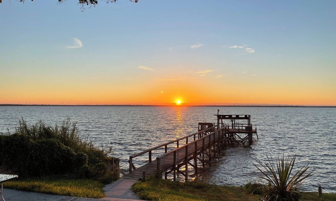 Dinero Casa | Private Waterfront Home on Lake Corpus Christi