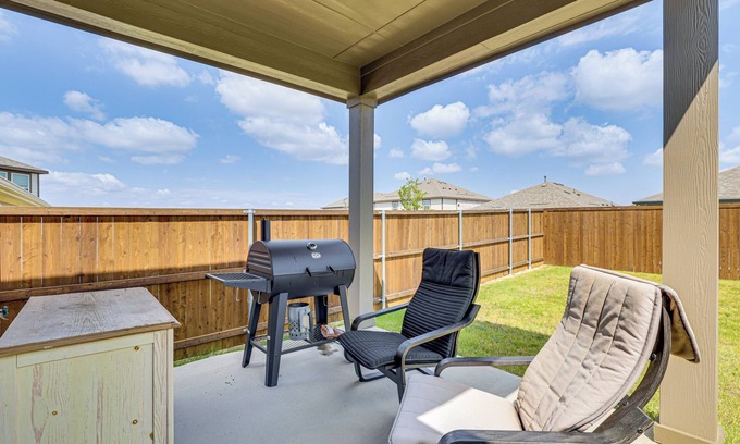 Aubrey Casa | Private Yard & Pool Access: Home in Krugerville