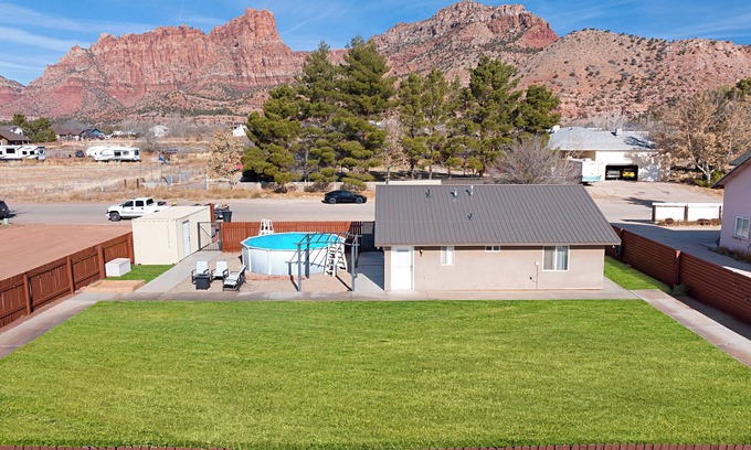 Colorado City Casa | Private Zion Stay: Seasonal Pool, Fire-Pit, BBQ Grill, + Red Rock Views