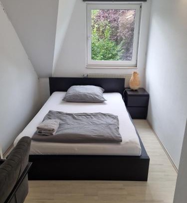 Henstedt-Ulzburg Apartamento | Privates Doppelbettzimmer mit gemeisamer Küche bei Hamburg City und Airport