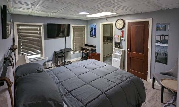 Kalamazoo Casa | Privy Cozy Studio #1