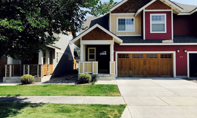 Valley West Casa | Prof. Decorated 3BR Townhouse