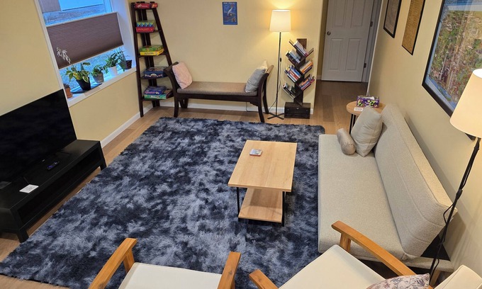 Bloomington Casa | Prof's Place: by IU Stadium, Griffy Lake/Woods