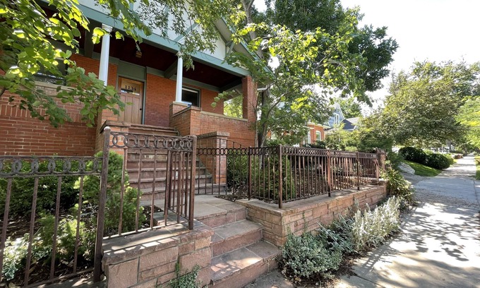 Newlands Condominio | PROMO 10% MONTHLY DISCOUNT 4 Bedroom + 2 Office Downtown Boulder!