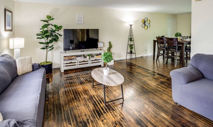 Rochester Casa | PROMO 5% WEEKLY/10% MONTHLY DISCOUNT 🥰 Stunning Ranch Mins from RIT/Airport.
