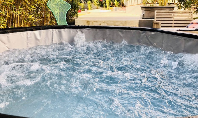 La Cadiere-d'Azur Villa | PROMO: Relajación y calma con el bienestar del jacuzzi.