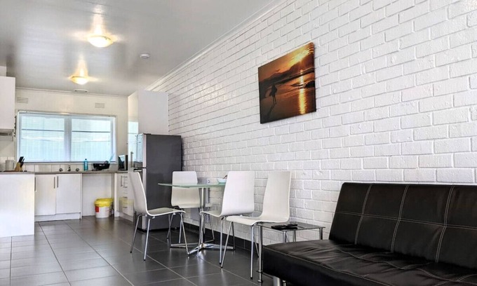 Oak Park Casa | *PROMO!* Next to Train Station!