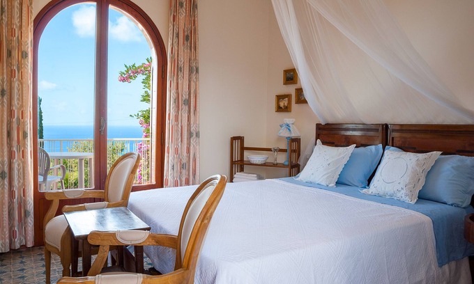 Sperlonga Villa | Sperlonga Villa fascinantes vistas al mar, un hermoso jardín, WIFI gratuito