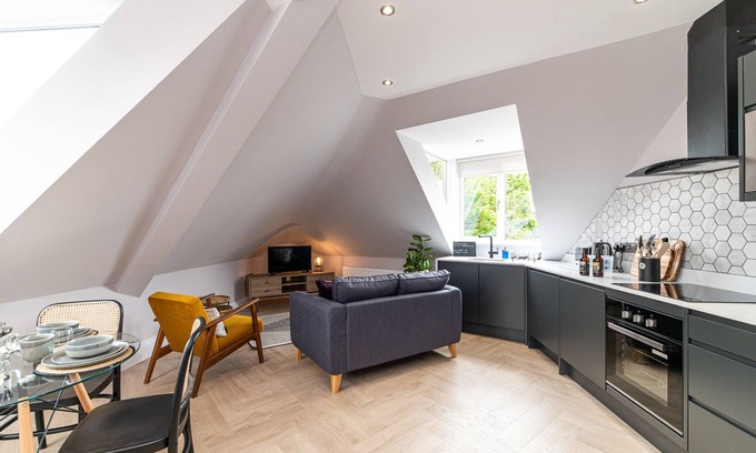 Heaton Apartamento | Properties Unique | Chelmsford Loft 6