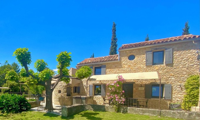 Vaison-la-Romaine Casa | Propiedad 8 personas con piscina en el campo del centro de la ciudad de Vaison