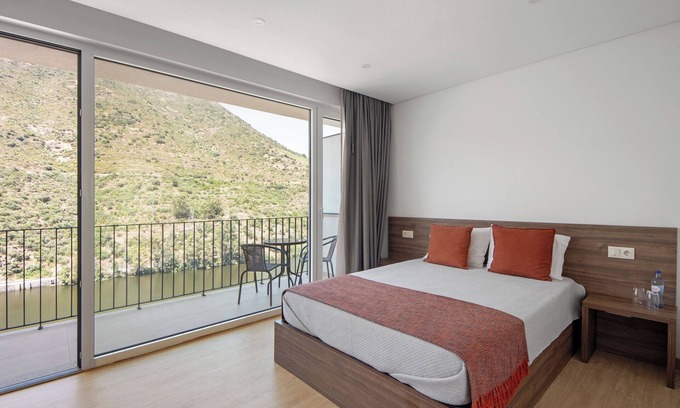 Armamar Complejo | Propiedad en un pueblo de vacaciones 'Quinta Da Pedra Caldeira C' con vistas a la montaña