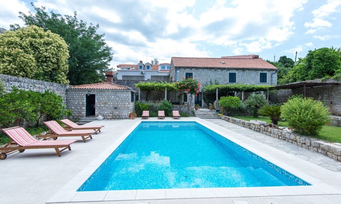 Pile Villa | Propiedad con piscina, poco frecuente a poca distancia del casco antiguo