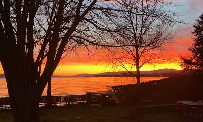 Preverenges Casa | Propriété Moderne Exceptionelle au Bord du Lac, Proche de Toutes Commodités