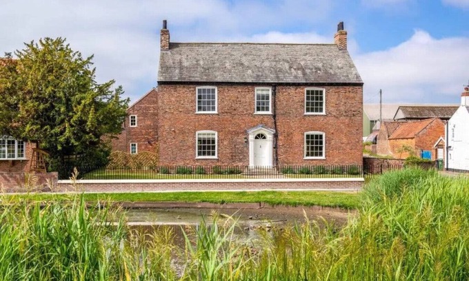 York Casa | Prospect House sleeps 14, dog friendly