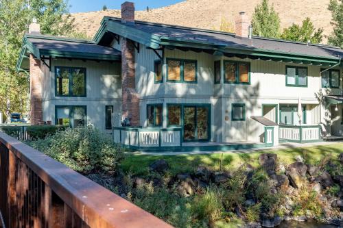 Warm Springs Casa | Prospector Condo 158