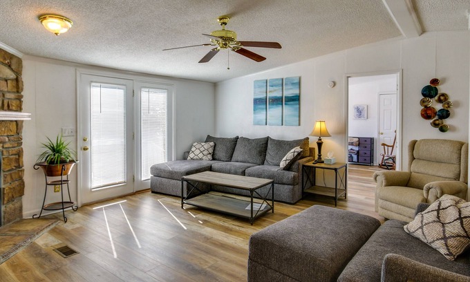 Hollands Landing Casa | Prosperity Vacation Rental ~ 1 Mi to Lake Murray!