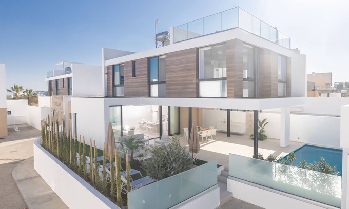 Protaras Cabaña | Protaras Aqua Pearl Villa AQ16 - a villa that sleeps 9 guests in 4 bedrooms