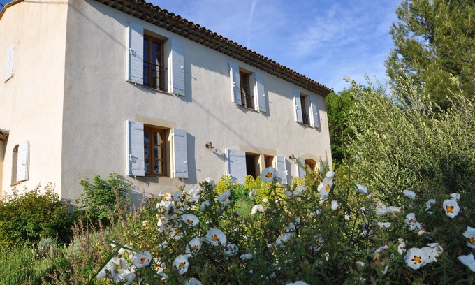 Artigues Otro | Casa de campo provenzal en paz en el campo