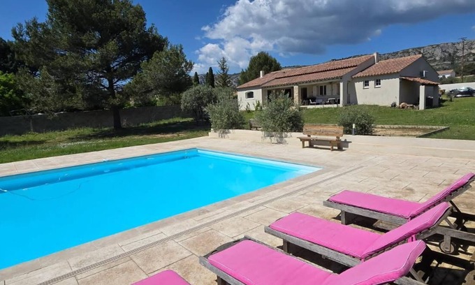 Merindol Casa | Provencal Escape in the Luberon - Villa with Swimming Pool and Mediterranean Garden