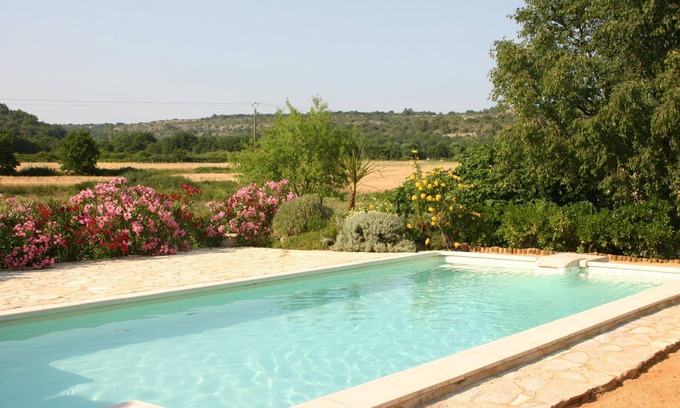 Belvezet Casa | Casa de campo provenzal renovada con habitaciones con aire acondicionado y magníficas vistas sin pasar por alto