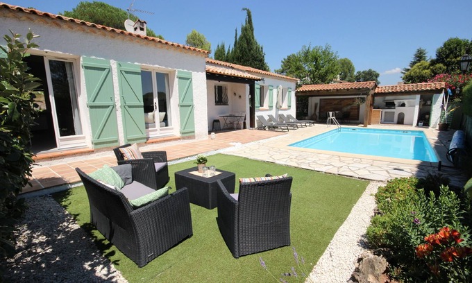 La Bouverie Villa | Villa provenzal con piscina climatizada en un bello entorno, cerca de las playas.