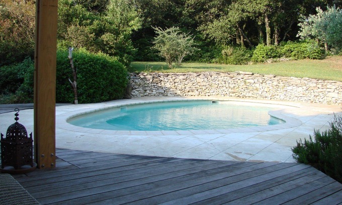 Les Hauts de Villeneuve Villa | villa provenzal con piscina cerca de Aviñón
