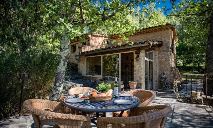 Barjols Casa | Provencal gîte with shared pool