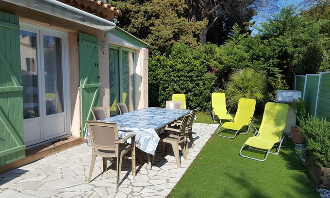 Plage de la Garonnette Villa | Provencal villa, sea 150 m, swimming pool, 83120 Ste-Maxime Les Issambres