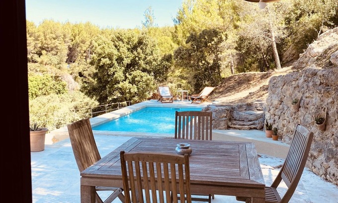 Salon-de-Provence Casa | Provence house with pine forest view, large garden and private pool