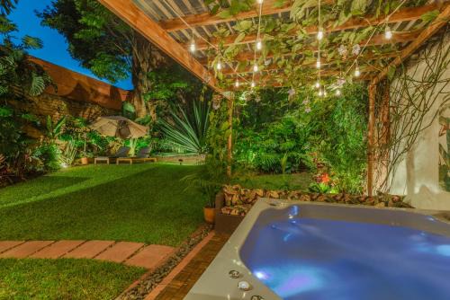 La Florida Villa | Provenza Garden House-Villa-4BR
