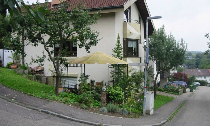 Dietlingen Apartamento | Proximidad a la ciudad de Pforzheim oro + Karlsruhe. El apartamento con vistas al viñedo😆