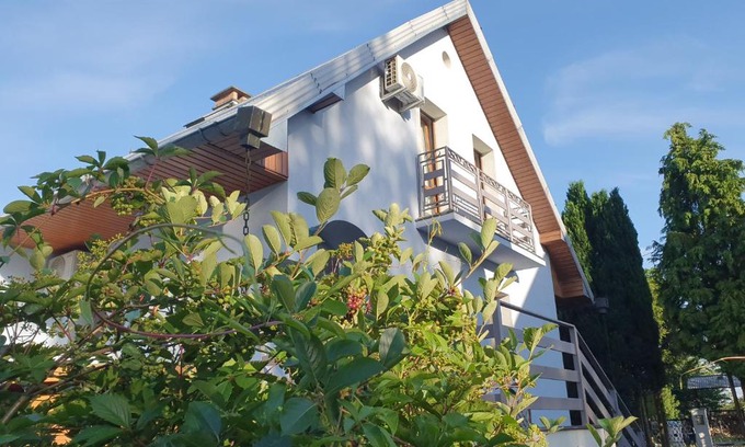 Stegna Apartamento | "PRZY PARKU" Dom nad morzem z werandą i ogrodem