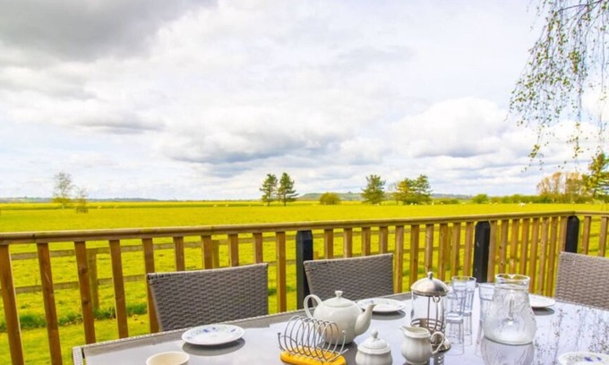 Romney Marsh Otro | Puddledock - luxury lodge - Kent countryside