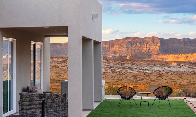 Greenehaven Casa | Pueblo en Powell - Hot Tub, Game Room, Lake Views