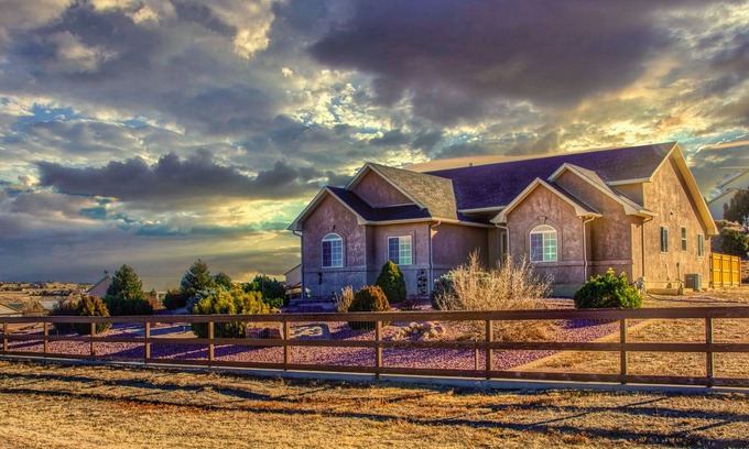 Pueblo West Casa | Pueblo 'Five Star Pikes Peak View' Home w/ Hot Tub